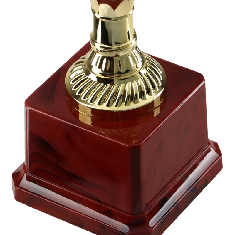 Кубок 042С, наградная фигура, зол., подст.пл., 26,2x8,7x7,5см. арт.699078