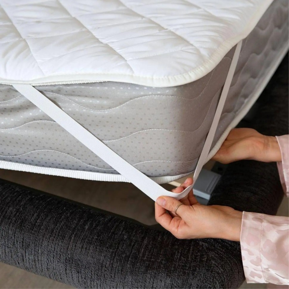 Наматрасник стеганый, с резинками по углам,180х200,100 г/кв м,МХМ-180